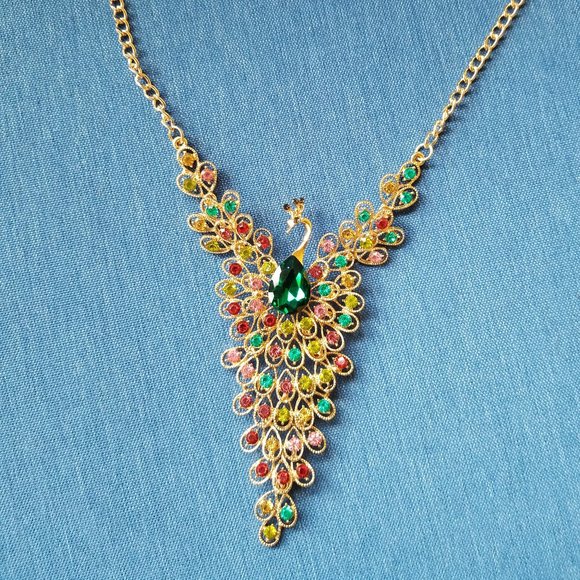 🦚Gorgeous Peacock Necklace - NWOT🦚 - Picture 2 of 2